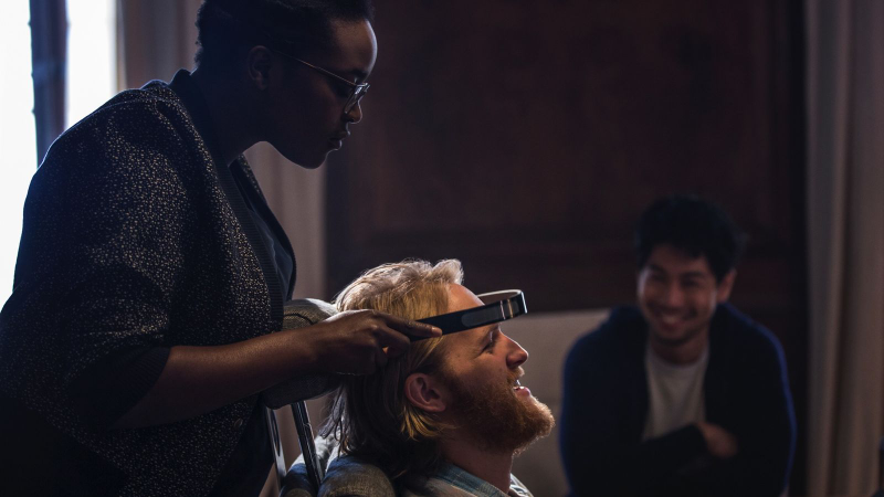 Netflix’s Black Mirror S3E2: Playtest focuses on the idea of an AR haunted house and is utterly terrifying.